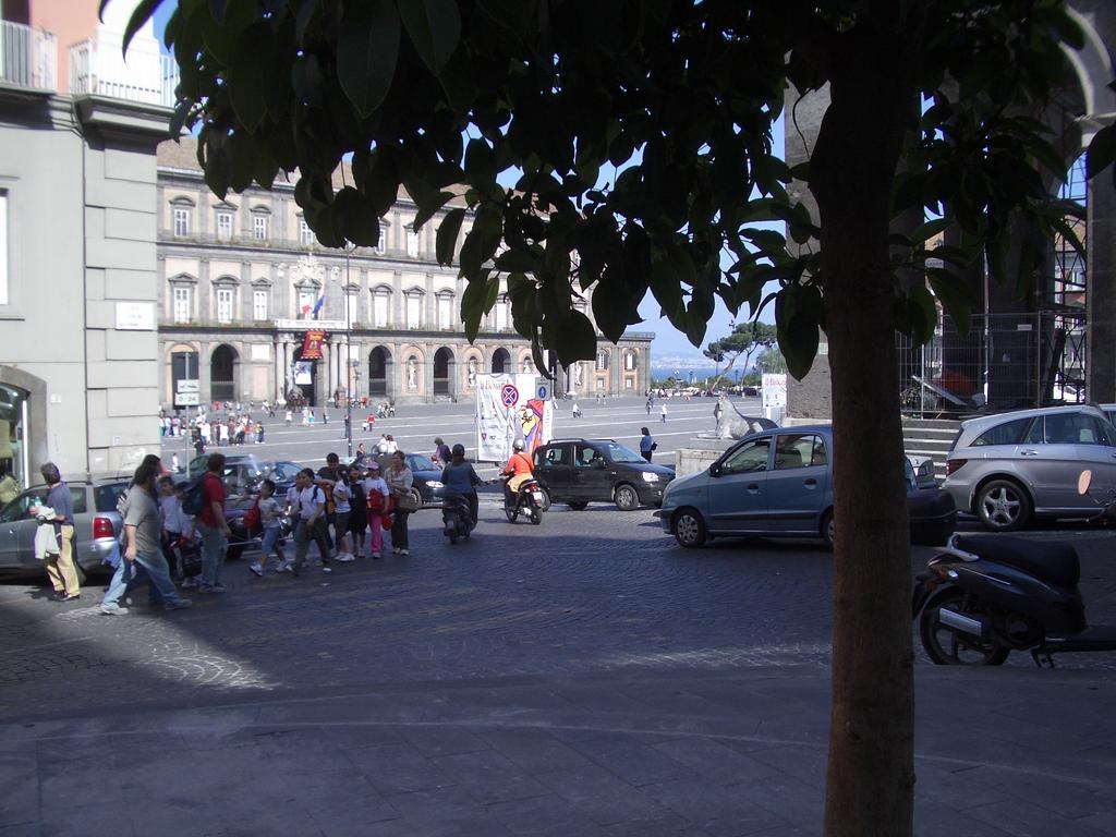 Serra Casa A Piazza Del Plebiscito Hébergement de vacances Naples